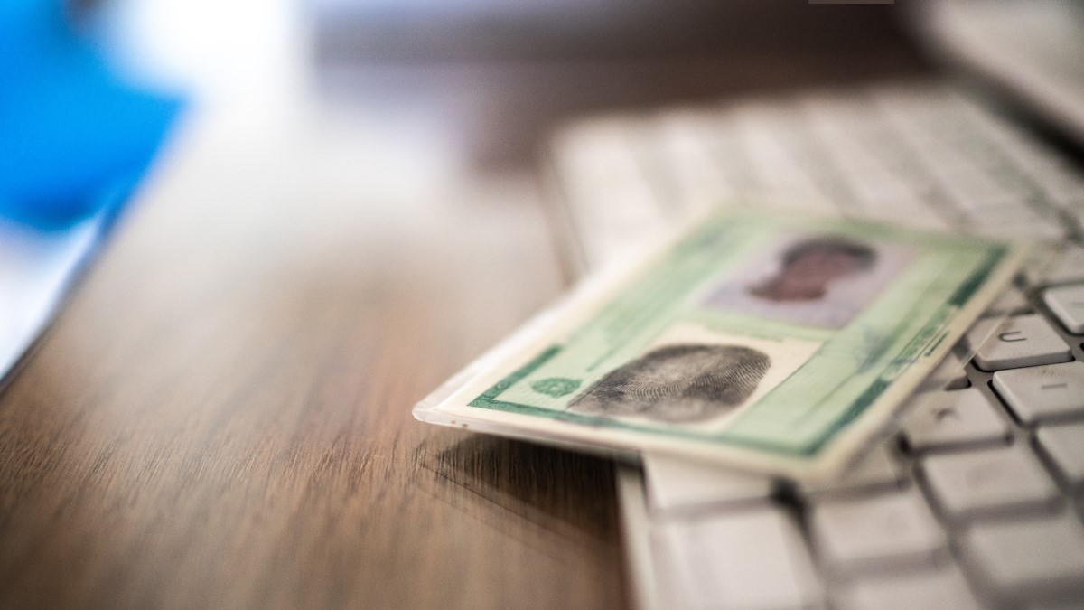 Nova Carteira de Identidade Nacional (CIN) reduz risco de fraudes de identidade, aponta Levantamento da Serasa Experian